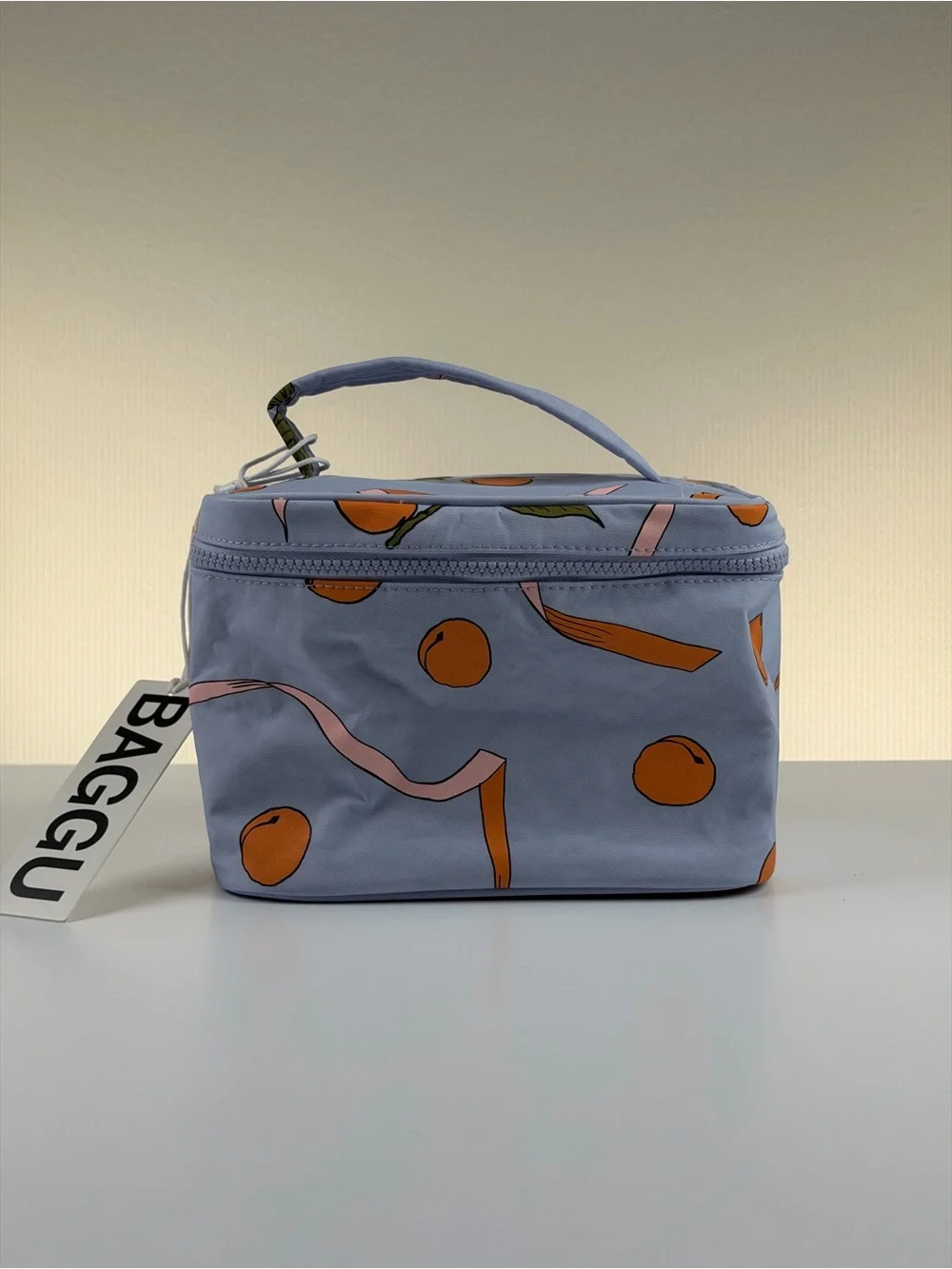 NWT Baggu Large Cosmetic Case in Apricots and Ribbons